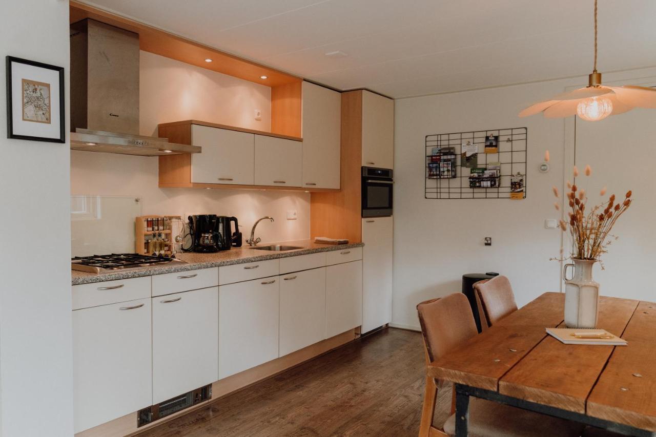 B&B Oan'T Wetter Dokkum Bagian luar foto