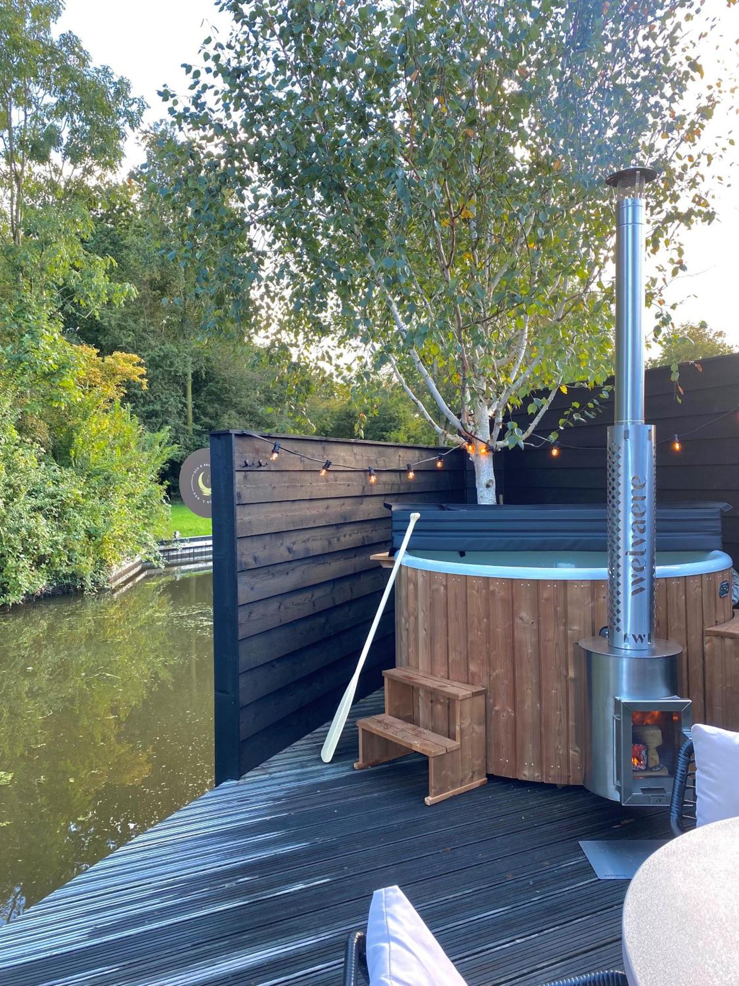 B&B Oan'T Wetter Dokkum Bagian luar foto